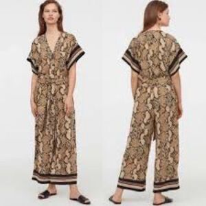 H&M Women’s Size 6 Wrap Jumpsuit Camel Tan Black Snakeskin Print Wide Leg V Neck